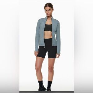 Aritzia TNA TnaBUTTER Atmosphere Hi-Rise 7" Short Medium‎